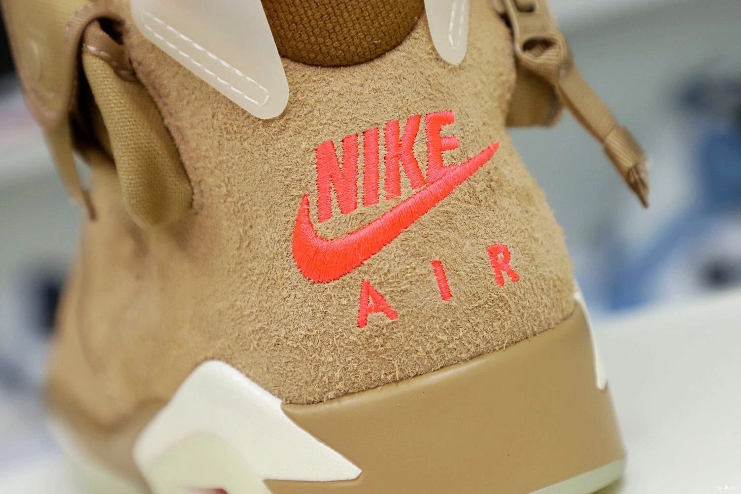 Air Retro SP Travis Jordan Khaki